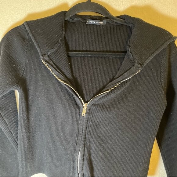 brandy melville Women’s Size S 1/2 Long Sleeve Black sweater - Picture 5 of 5